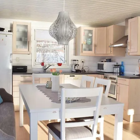 Vakantiehuis Four Bedroom Holiday In Sorbovag Hyllestad