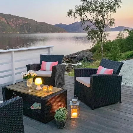 Four Bedroom Holiday In Sorbovag * Hyllestad